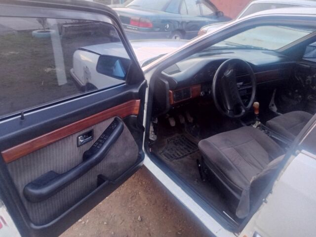 Белый Ауди 100, объемом двигателя 0 л и пробегом 350 тыс. км за 1300 $, фото 4 на Automoto.ua