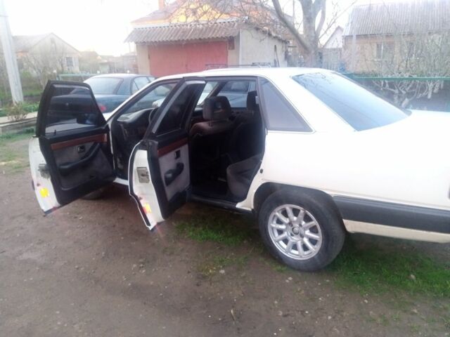 Белый Ауди 100, объемом двигателя 0 л и пробегом 350 тыс. км за 1300 $, фото 6 на Automoto.ua