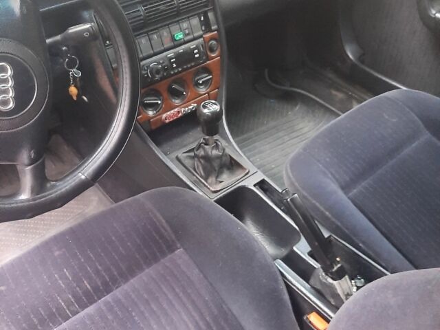 Белый Ауди 100, объемом двигателя 2.3 л и пробегом 200 тыс. км за 1509 $, фото 10 на Automoto.ua