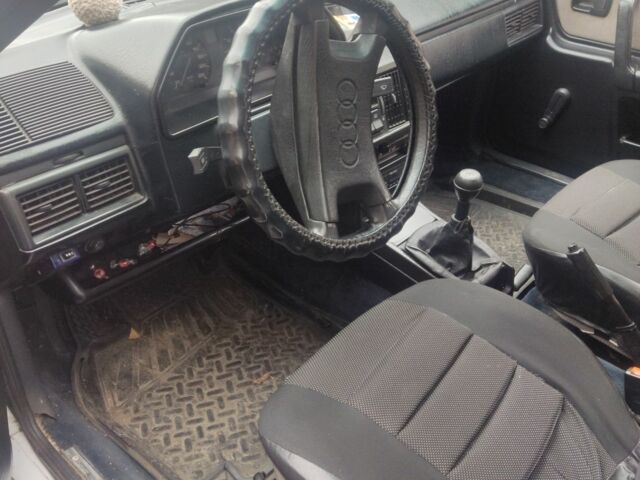 Белый Ауди 100, объемом двигателя 1.8 л и пробегом 380 тыс. км за 1300 $, фото 6 на Automoto.ua