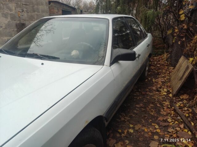 Белый Ауди 100, объемом двигателя 1.8 л и пробегом 380 тыс. км за 1300 $, фото 2 на Automoto.ua