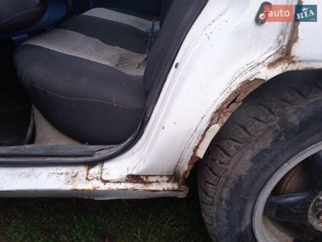 Белый Ауди 100, объемом двигателя 2 л и пробегом 350 тыс. км за 750 $, фото 6 на Automoto.ua