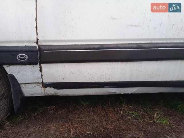 Белый Ауди 100, объемом двигателя 2 л и пробегом 350 тыс. км за 750 $, фото 4 на Automoto.ua