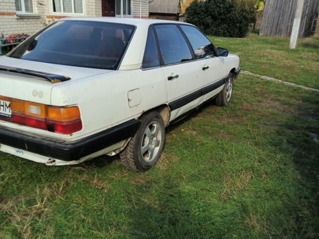 Ауди 100 1983 в Ковель на Automoto.ua Белый Ауди 100, объемом двигателя 1.8 л и пробегом 300 тыс. км за 1300 $, фото 4 на Automoto.ua