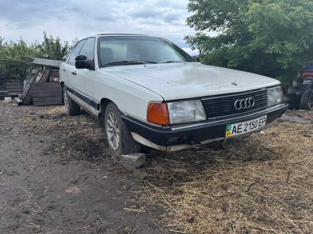 Белый Ауди 100, объемом двигателя 2 л и пробегом 400 тыс. км за 700 $, фото 8 на Automoto.ua