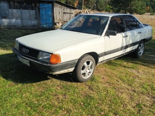 Ауди 100 1983 в Ковель на Automoto.ua Белый Ауди 100, объемом двигателя 1.8 л и пробегом 300 тыс. км за 1300 $, фото 2 на Automoto.ua