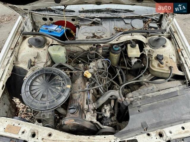 Белый Ауди 100, объемом двигателя 2 л и пробегом 249 тыс. км за 690 $, фото 29 на Automoto.ua