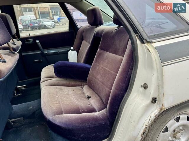 Белый Ауди 100, объемом двигателя 2 л и пробегом 249 тыс. км за 690 $, фото 17 на Automoto.ua