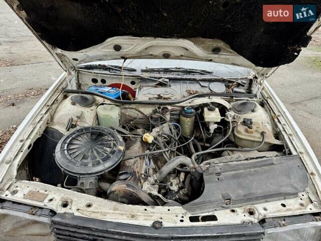Белый Ауди 100, объемом двигателя 2 л и пробегом 249 тыс. км за 690 $, фото 28 на Automoto.ua
