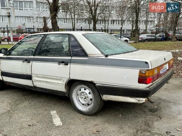 Белый Ауди 100, объемом двигателя 2 л и пробегом 249 тыс. км за 690 $, фото 9 на Automoto.ua