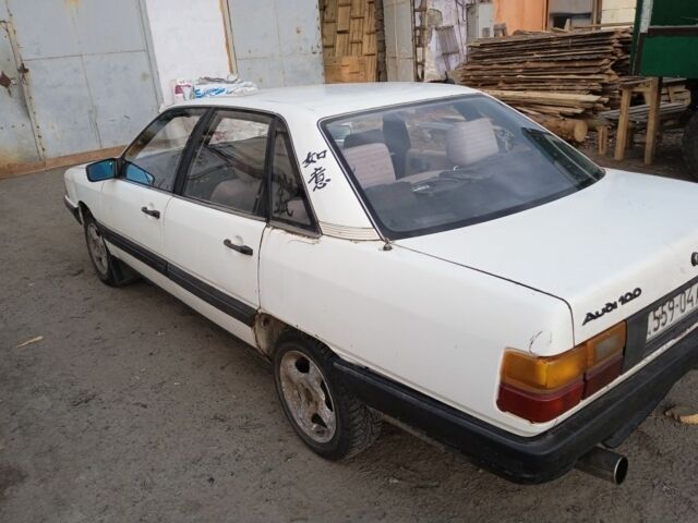 Белый Ауди 100, объемом двигателя 2 л и пробегом 20 тыс. км за 900 $, фото 2 на Automoto.ua
