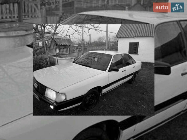 Белый Ауди 100, объемом двигателя 1.8 л и пробегом 300 тыс. км за 779 $, фото 10 на Automoto.ua