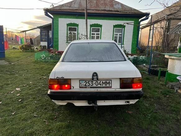 Белый Ауди 100, объемом двигателя 1.8 л и пробегом 3 тыс. км за 781 $, фото 5 на Automoto.ua