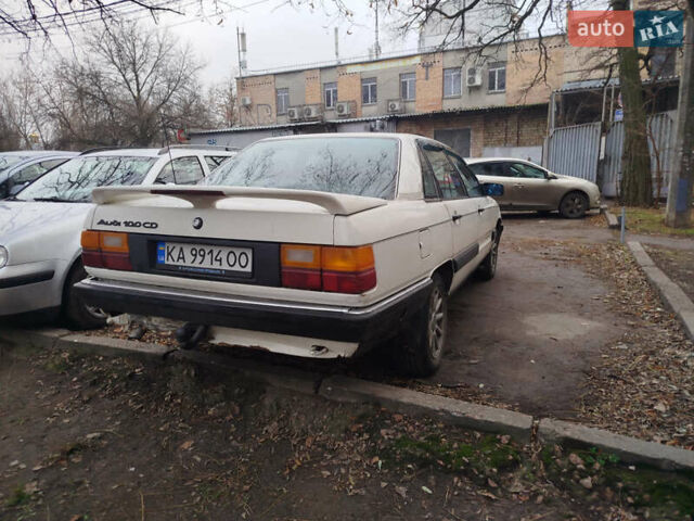 Білий Ауді 100, об'ємом двигуна 2.1 л та пробігом 340 тис. км за 1200 $, фото 4 на Automoto.ua