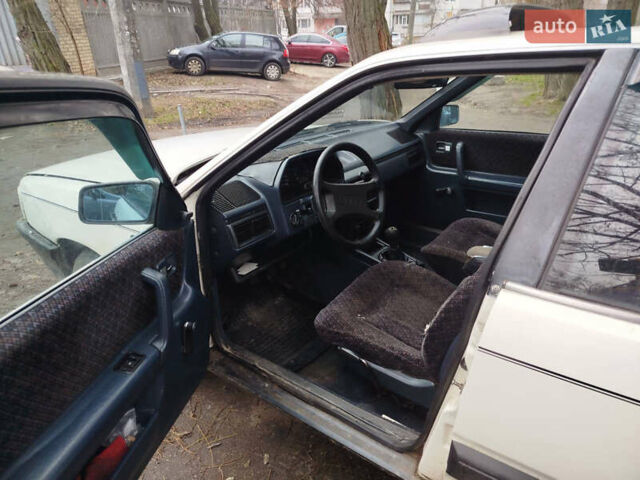 Білий Ауді 100, об'ємом двигуна 2.1 л та пробігом 340 тис. км за 1200 $, фото 8 на Automoto.ua