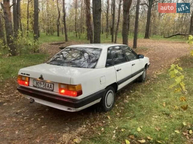 Белый Ауди 100, объемом двигателя 1.8 л и пробегом 200 тыс. км за 1850 $, фото 7 на Automoto.ua