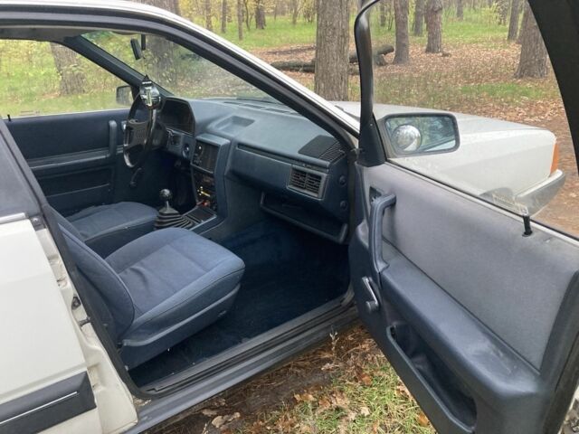 Білий Ауді 100, об'ємом двигуна 1.8 л та пробігом 198 тис. км за 1999 $, фото 12 на Automoto.ua