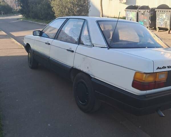 Білий Ауді 100, об'ємом двигуна 2.3 л та пробігом 200 тис. км за 900 $, фото 3 на Automoto.ua