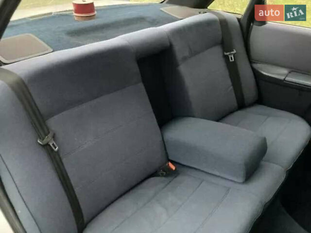 Белый Ауди 100, объемом двигателя 1.8 л и пробегом 200 тыс. км за 1850 $, фото 15 на Automoto.ua