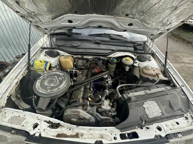 Белый Ауди 100, объемом двигателя 2.2 л и пробегом 450 тыс. км за 1500 $, фото 7 на Automoto.ua