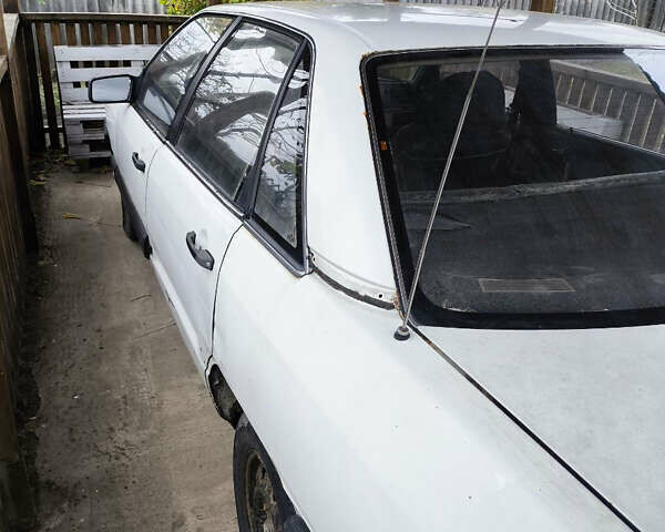 Ауди 100 1986 в Смеле на Automoto.ua Белый Ауди 100, объемом двигателя 1.8 л и пробегом 200 тыс. км за 700 $, фото 2 на Automoto.ua