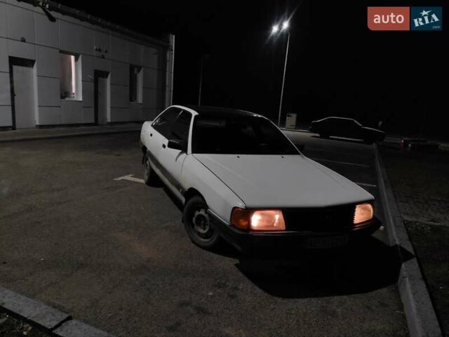 Белый Ауди 100, объемом двигателя 1.8 л и пробегом 350 тыс. км за 1150 $, фото 6 на Automoto.ua