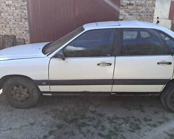 Белый Ауди 100, объемом двигателя 1.78 л и пробегом 150 тыс. км за 600 $, фото 5 на Automoto.ua