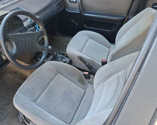 Белый Ауди 100, объемом двигателя 1.78 л и пробегом 150 тыс. км за 600 $, фото 2 на Automoto.ua