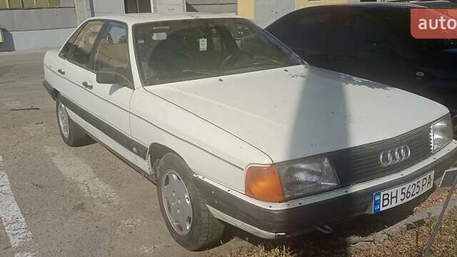 Ауди 100 1986 в Одессе на Automoto.ua Белый Ауди 100, объемом двигателя 1.99 л и пробегом 450 тыс. км за 850 $, фото 1 на Automoto.ua