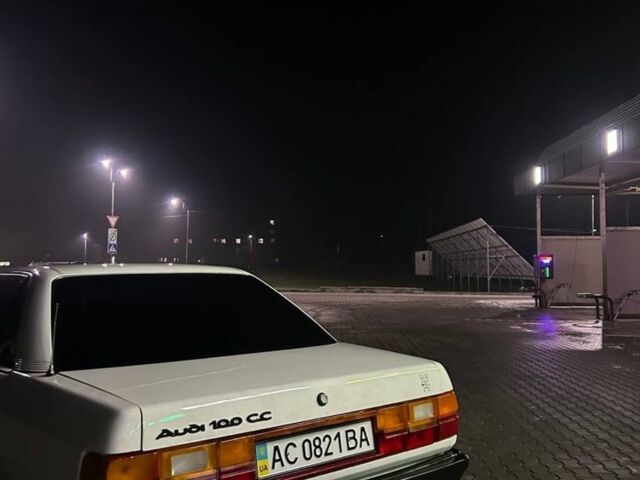 Білий Ауді 100, об'ємом двигуна 2.2 л та пробігом 401 тис. км за 1700 $, фото 3 на Automoto.ua