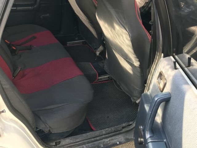 Белый Ауди 100, объемом двигателя 1.8 л и пробегом 285 тыс. км за 850 $, фото 7 на Automoto.ua