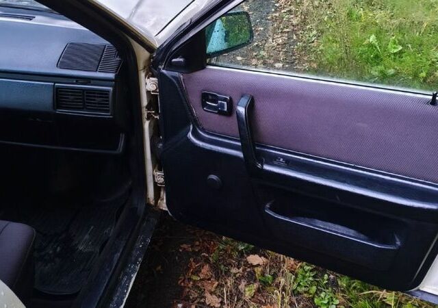 Белый Ауди 100, объемом двигателя 1.8 л и пробегом 450 тыс. км за 1800 $, фото 7 на Automoto.ua