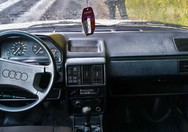 Белый Ауди 100, объемом двигателя 1.8 л и пробегом 450 тыс. км за 1800 $, фото 6 на Automoto.ua