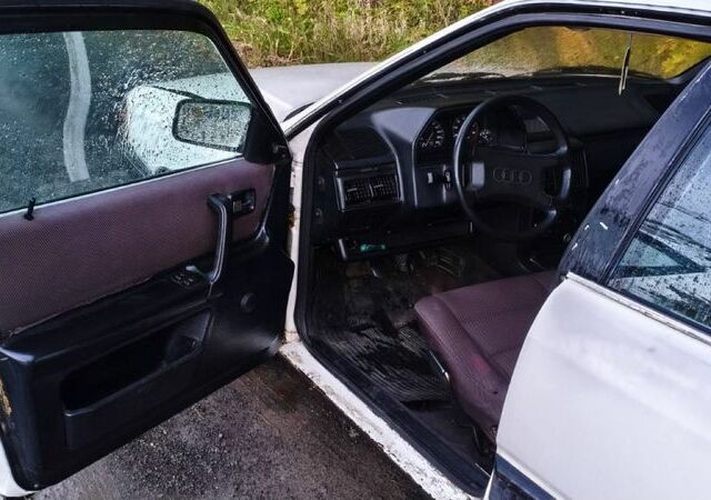 Белый Ауди 100, объемом двигателя 1.8 л и пробегом 450 тыс. км за 1800 $, фото 9 на Automoto.ua