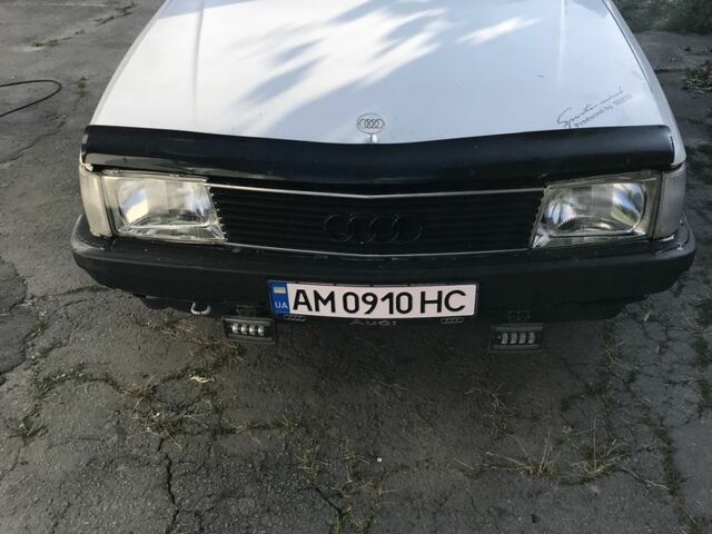 Белый Ауди 100, объемом двигателя 1.8 л и пробегом 285 тыс. км за 850 $, фото 1 на Automoto.ua