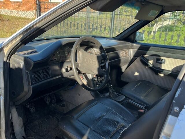 Белый Ауди 100, объемом двигателя 2.3 л и пробегом 300 тыс. км за 470 $, фото 2 на Automoto.ua