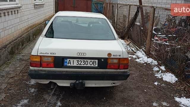 Белый Ауди 100, объемом двигателя 2 л и пробегом 368 тыс. км за 2000 $, фото 3 на Automoto.ua