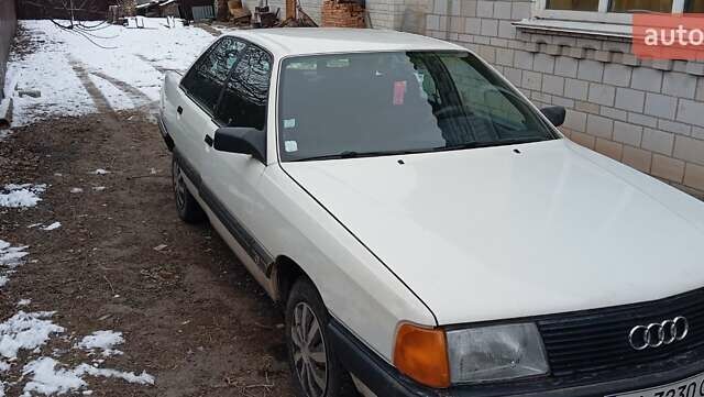 Белый Ауди 100, объемом двигателя 2 л и пробегом 368 тыс. км за 2000 $, фото 1 на Automoto.ua