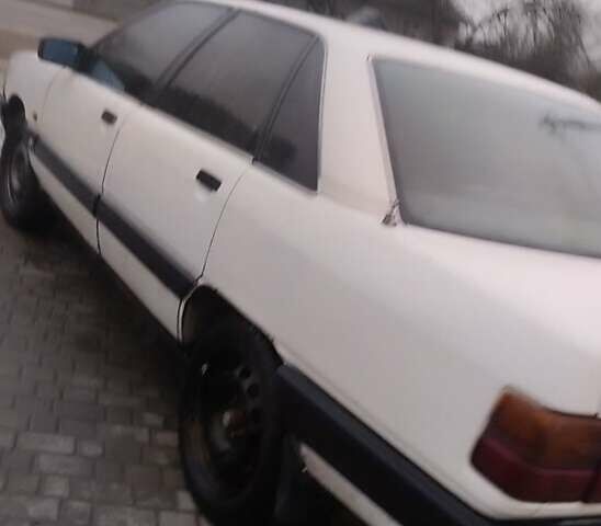 Белый Ауди 100, объемом двигателя 2.23 л и пробегом 300 тыс. км за 650 $, фото 2 на Automoto.ua