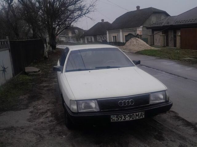 Белый Ауди 100, объемом двигателя 2 л и пробегом 136 тыс. км за 1100 $, фото 5 на Automoto.ua