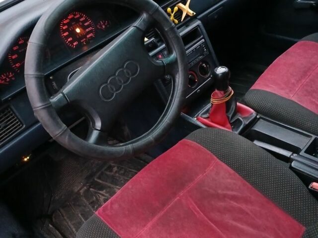 Белый Ауди 100, объемом двигателя 2 л и пробегом 300 тыс. км за 1000 $, фото 6 на Automoto.ua