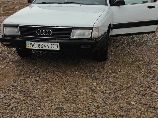 Белый Ауди 100, объемом двигателя 1.8 л и пробегом 315 тыс. км за 800 $, фото 4 на Automoto.ua