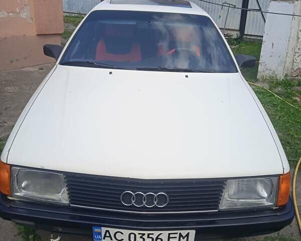 Белый Ауди 100, объемом двигателя 1.8 л и пробегом 55 тыс. км за 1650 $, фото 4 на Automoto.ua