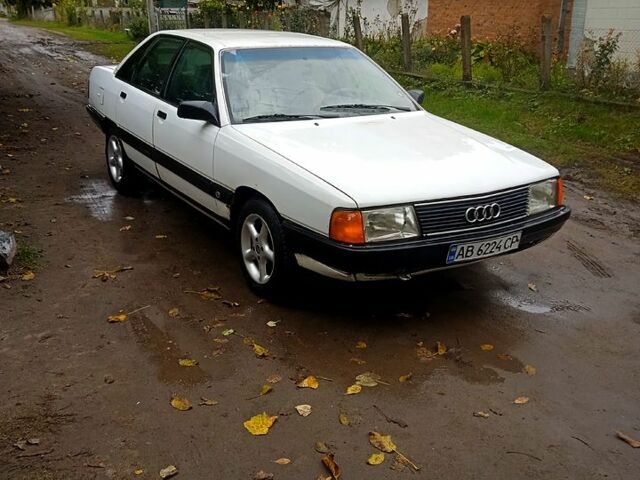 Ауди 100 1990 в Бершаде на Automoto.ua Белый Ауди 100, объемом двигателя 1.8 л и пробегом 211 тыс. км за 1250 $, фото 5 на Automoto.ua
