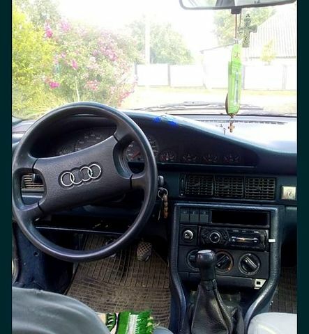 Белый Ауди 100, объемом двигателя 1.8 л и пробегом 0 тыс. км за 1100 $, фото 3 на Automoto.ua