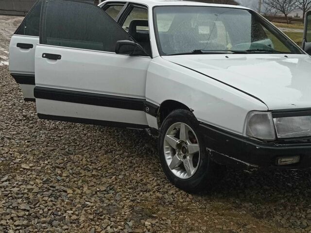 Белый Ауди 100, объемом двигателя 1.8 л и пробегом 315 тыс. км за 800 $, фото 12 на Automoto.ua