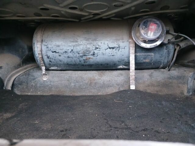 Белый Ауди 100, объемом двигателя 2 л и пробегом 300 тыс. км за 1000 $, фото 8 на Automoto.ua