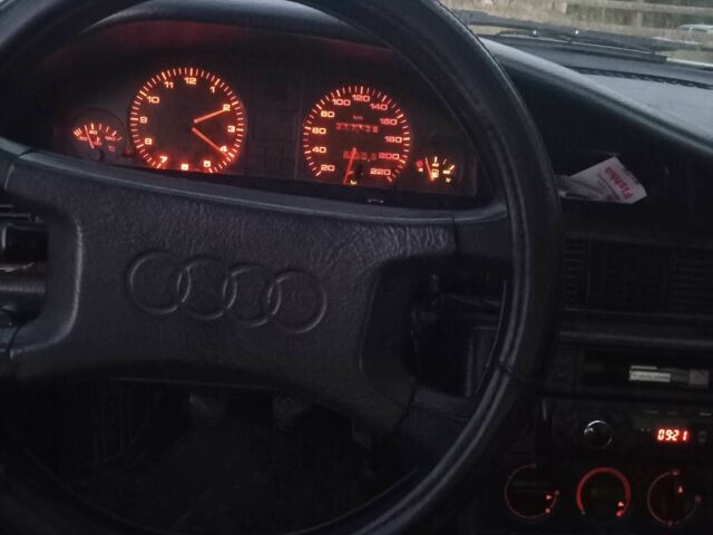 Белый Ауди 100, объемом двигателя 1.8 л и пробегом 315 тыс. км за 800 $, фото 2 на Automoto.ua