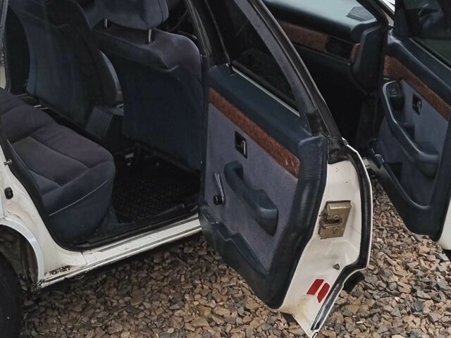 Белый Ауди 100, объемом двигателя 1.8 л и пробегом 315 тыс. км за 800 $, фото 10 на Automoto.ua