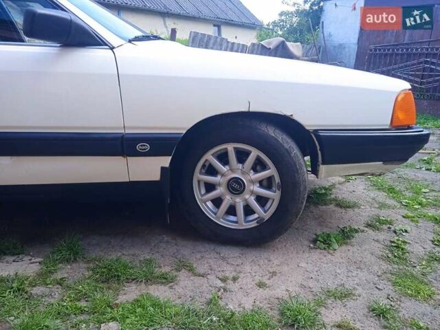 Белый Ауди 100, объемом двигателя 1.8 л и пробегом 55 тыс. км за 1650 $, фото 8 на Automoto.ua